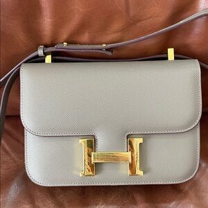 BRAND NEW! 
Taupe Constance Style Taupe Leather Shoulder Bag with Gold Hardware